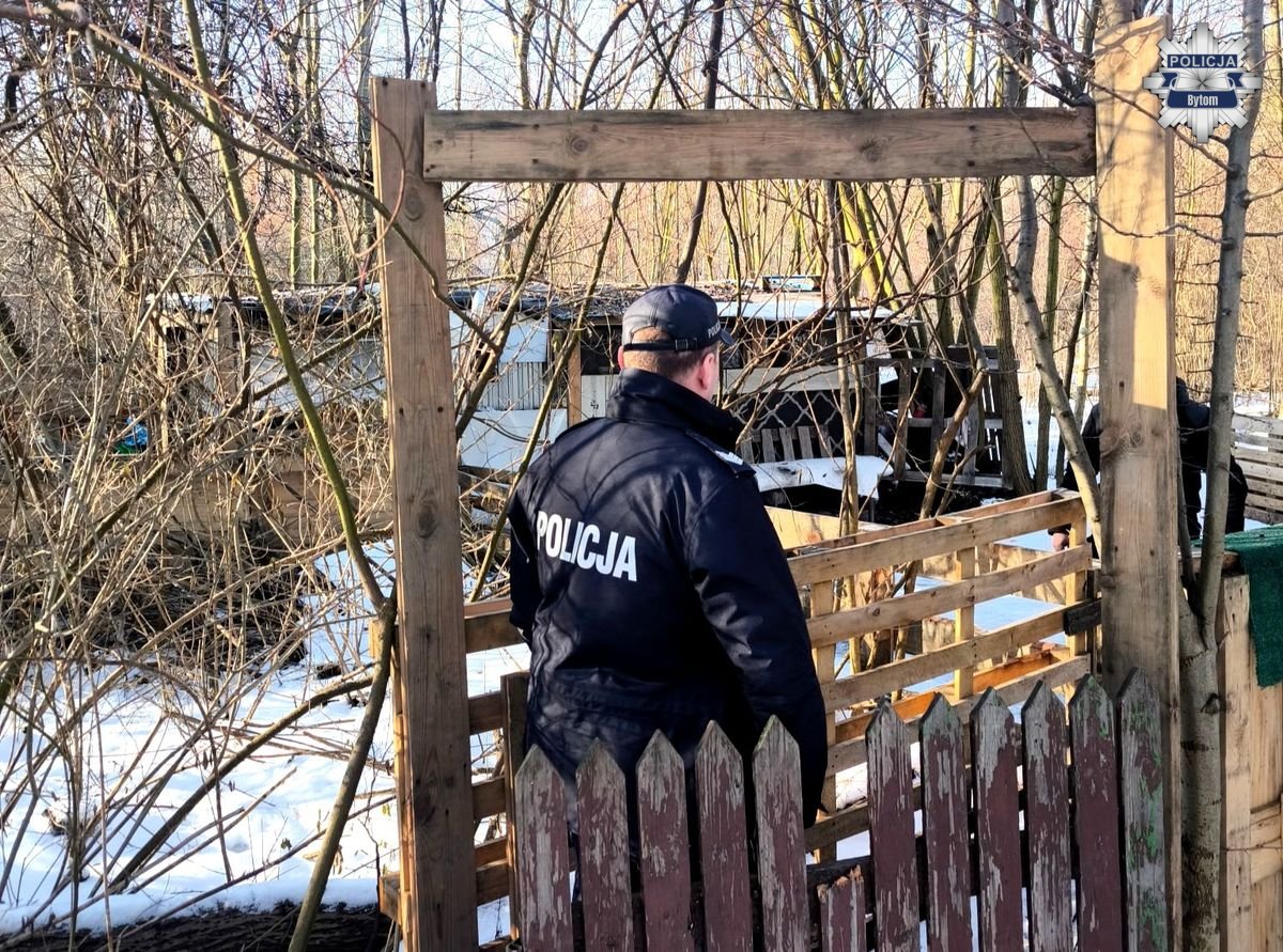 Dzielnicowi z Karbia poszukiwali bezdomnych